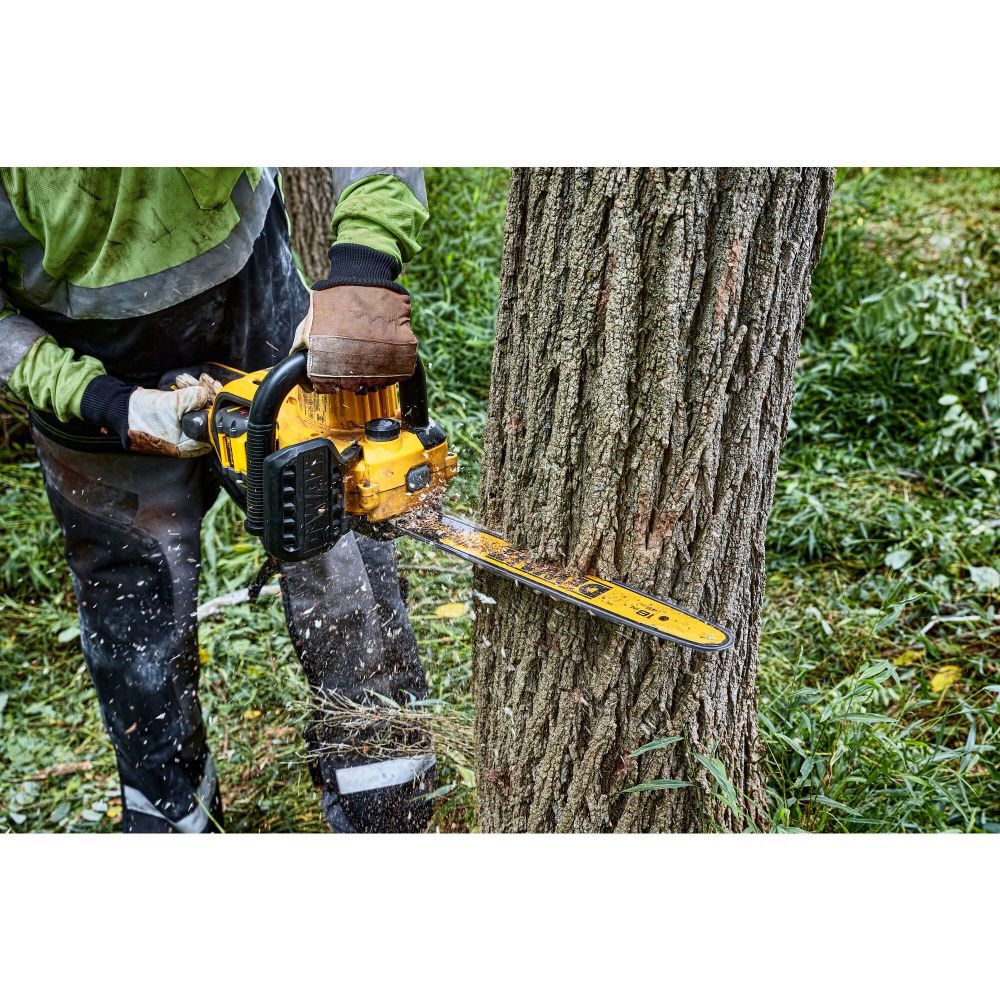 60V MAX 18 Inch Brushless Cordless Chainsaw Kit - DCCS672X1