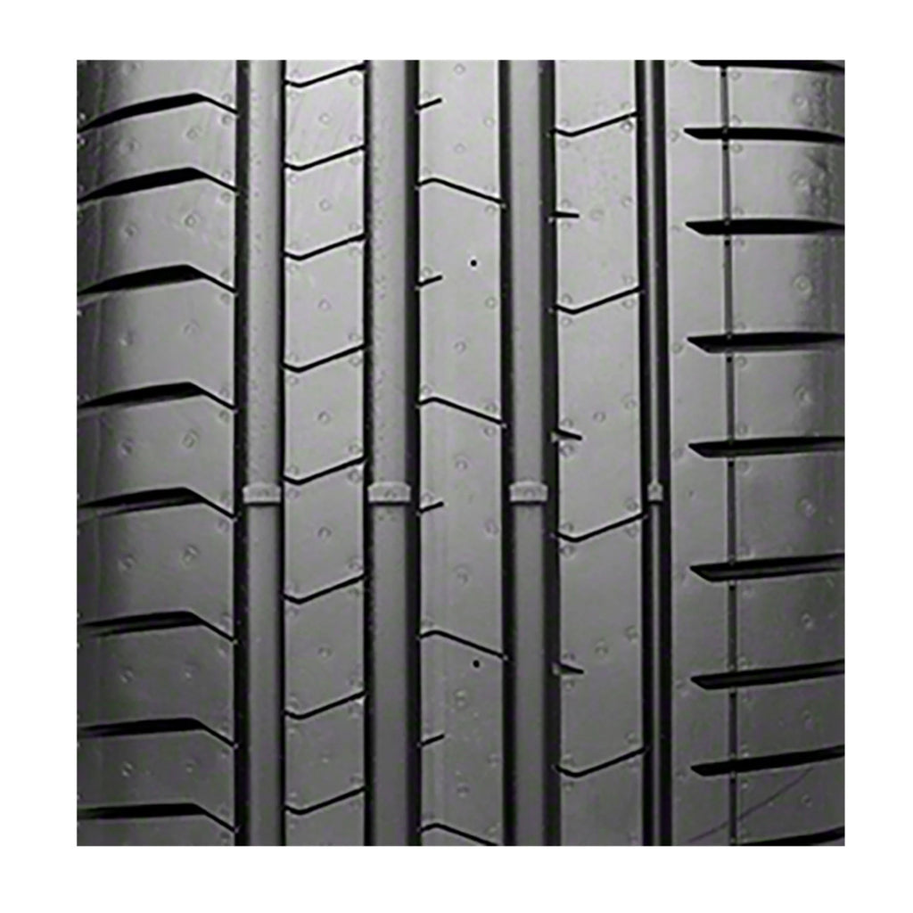 Pirelli Passenger Car Tire 305/35ZR21 (109Y) XL - P Zero (PZ4-Luxury)