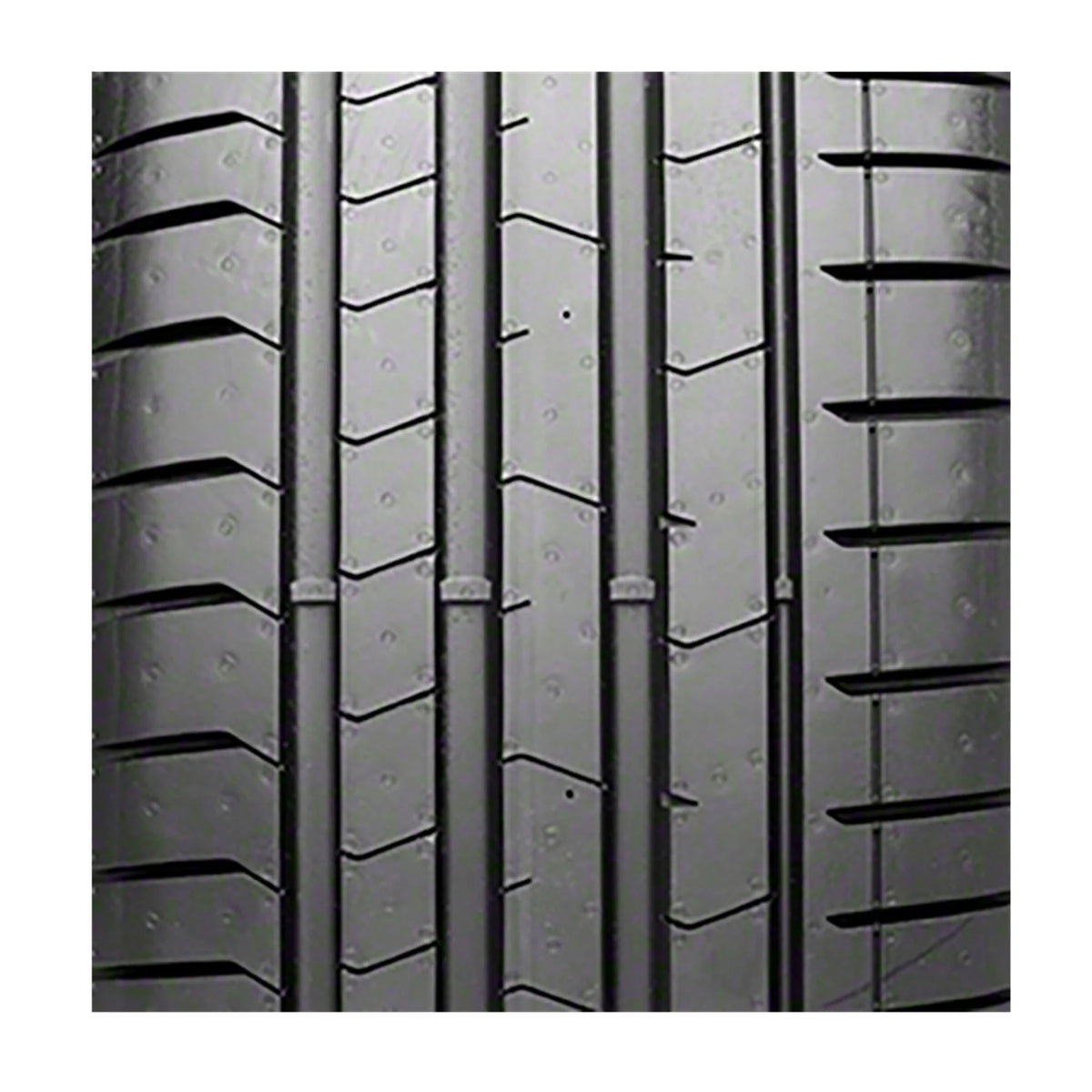 Pirelli Passenger Car Tire 305/35ZR21 (109Y) XL - P Zero (PZ4-Luxury)