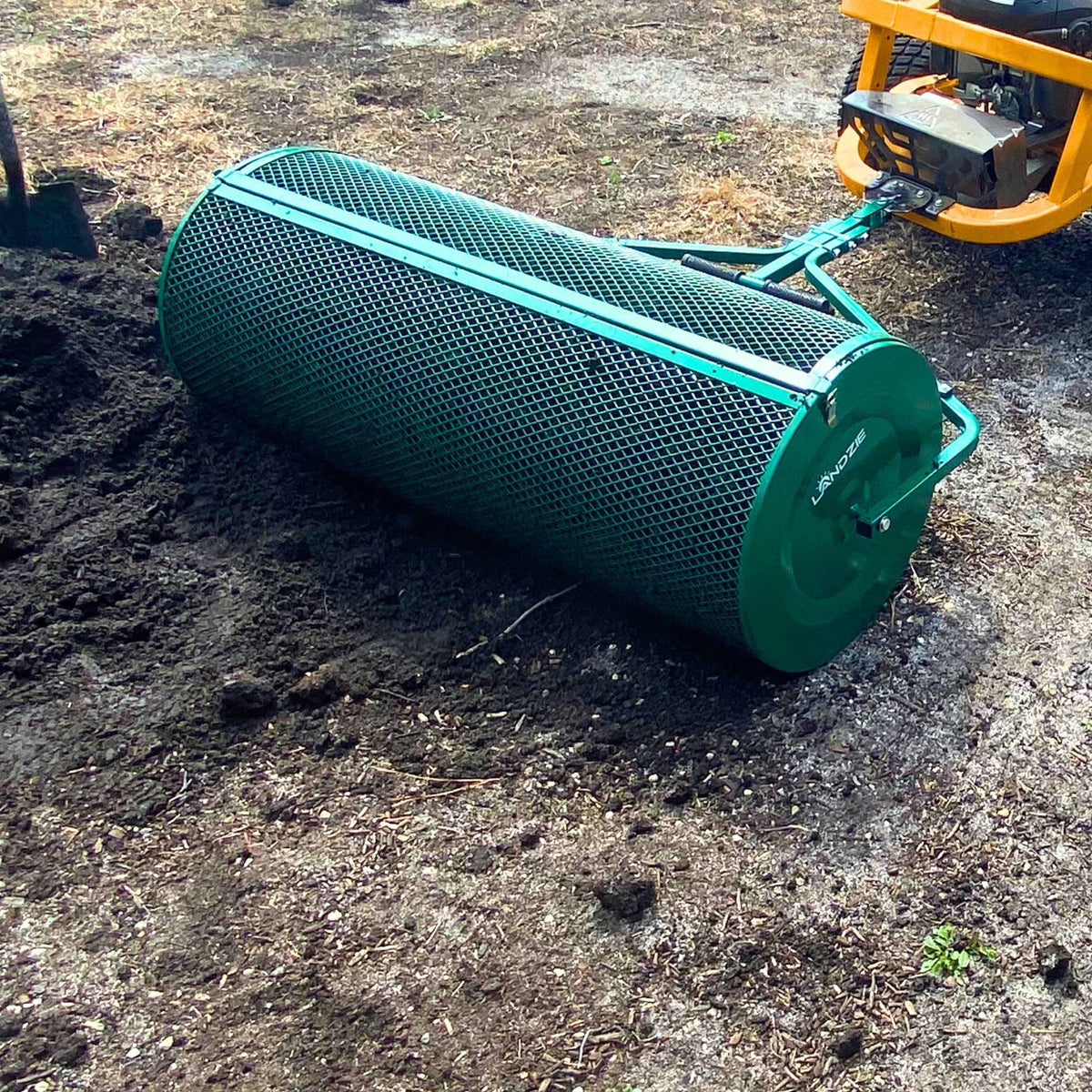 Landzie 24-Inch Walk-Behind Compost Spreader With Metal Mesh Basket