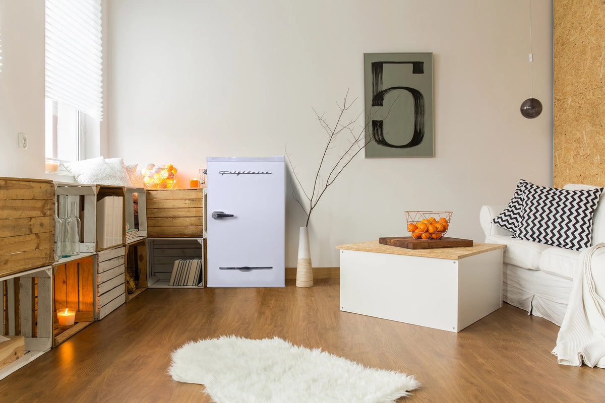 Frigidaire Retro Bar Fridge, 3.2 Cu. Ft., Pink, 65-Watt - EFR376-C-PINK
