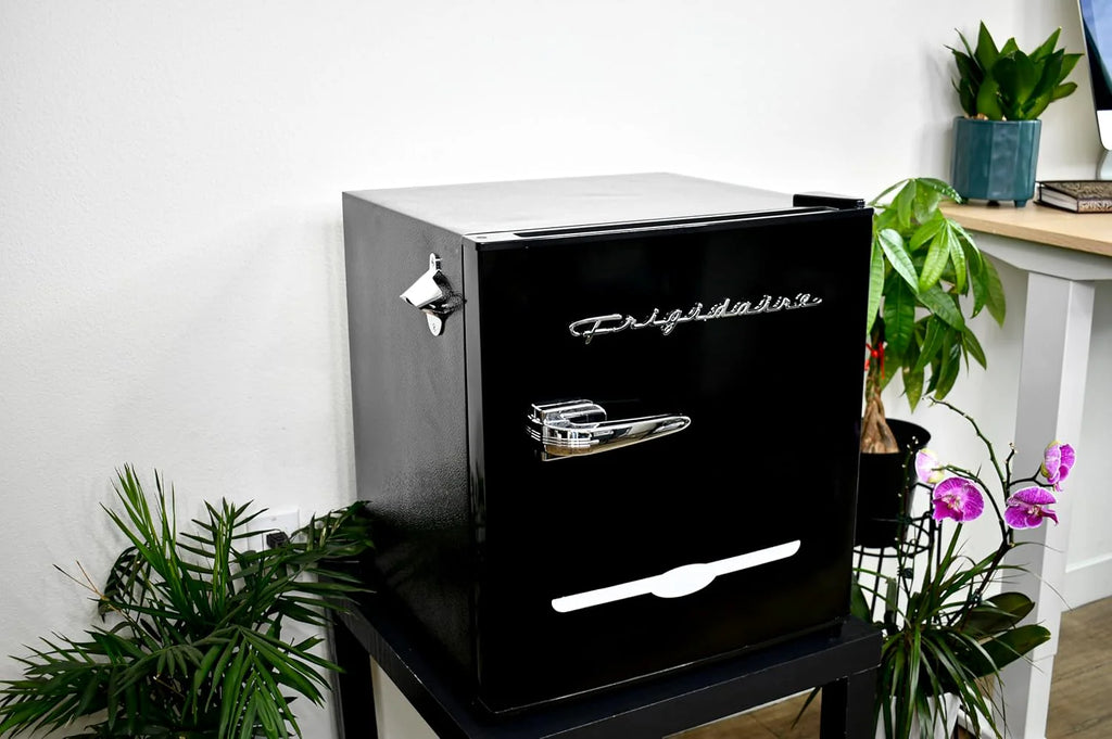 Frigidaire Retro Compact Refrigerator 1.6 cu ft 16 in D x 18 in W x 18.5 in H Moonlight - EFR176