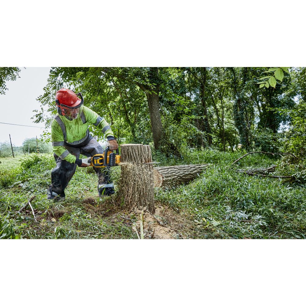 60V MAX 18 Inch Brushless Cordless Chainsaw Kit - DCCS672X1